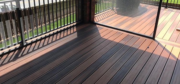 Installing Trex Decking in Lake Balboa, CA